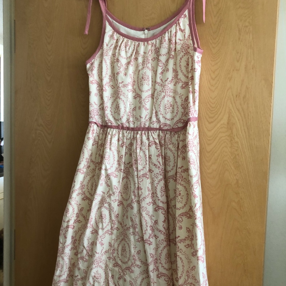 Gal Meets Glam Dress in size 2
